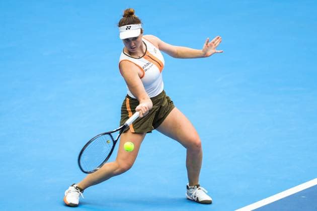 BEIJING, CHINA - OCTOBER 03: Linda Noskova of Czech Republic competes in the Women s Singles Quarterfinal match against Sonay Kartal of Great Britain on day 12 of the 2025 China Open at the National Tennis Center on October 3, 2025 in Beijing, China.  Copyright: xVCGx 111594824846