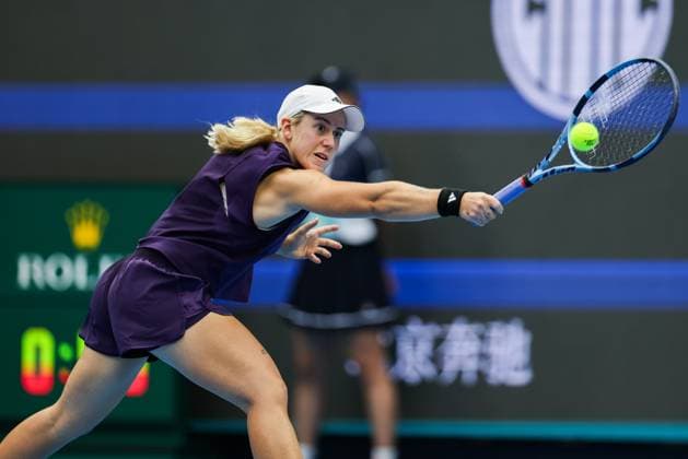 BEIJING, CHINA - OCTOBER 03: Sonay Kartal of Great Britain competes in the Women s Singles Quarterfinal match against Linda Noskova of Czech Republic on day 12 of the 2025 China Open at the National Tennis Center on October 3, 2025 in Beijing, China.  Copyright: xVCGx 111594823187