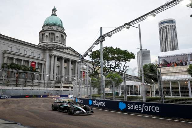 F1 - SINGAPORE GRAND PRIX 2025 12 KIMI ANTONELLI Andrea (ita), Mercedes AMG F1 Team W16, action during the 2025 Formula 1 Singapore Grand Prix, 18th round of the 2025 FIA Formula One World Championship, WM, Weltmeisterschaft from October 3 to 5, 2025 on the Marina Bay Street Circuit, in Singapore - SingaporeSingapore  Copyright: xFLORENTxGOODENx