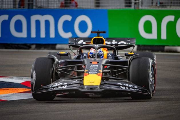 Formel 1 GP Singapur. Freitag, 03.10.2025 Max Verstappen 1, Oracle Red Bull Racing; Formel 1 GP Singapur. Freitag, 03.10.2025 Copyright: xBEAUTIFULxSPORTS Erlhofx
