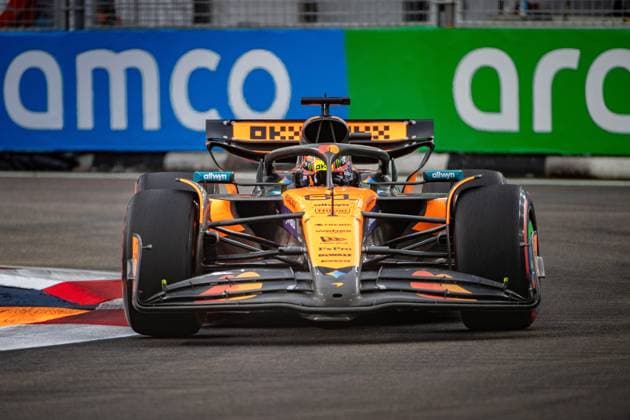 Formel 1 GP Singapur. Freitag, 03.10.2025 Oscar Piastri 81, McLaren Formula 1 Team; Formel 1 GP Singapur. Freitag, 03.10.2025 Copyright: xBEAUTIFULxSPORTS Erlhofx