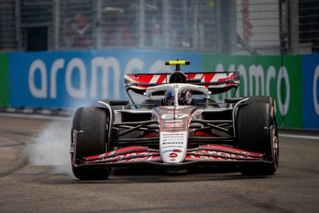 Formel 1 GP Singapur. Freitag, 03.10.2025 Oliver Bearman 87, MoneyGram Haas F1 Team verbremst sich; Formel 1 GP Singapur. Freitag, 03.10.2025 Copyright: xBEAUTIFULxSPORTS Erlhofx