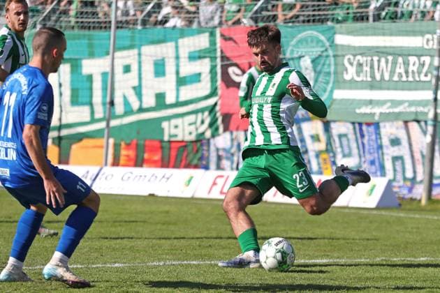 Fußball Regionalliga Nordost: BSG Chemie Leipzig vs. VSG Altglienicke Berlin; 03.10.2025 Nils Lihsek (23, Chemie Leipzig). Fußball, Regionalliga Nordost, Saison 2025 2026, 11. Spieltag: BSG Chemie Leipzig vs. VSG Altglienicke am 03.10.2025 im Alfred-Kunze-Sportpark, Leipzig Leutzsch. Copyright: xBEAUTIFULxSPORTS JanxKaeferx