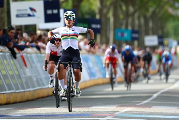 Spain Paula Ostiz Taco celebrates on the finish line as she won the Women Junior Road Race at the UEC road European cycling championships, a 62,9 km track in Loriol-sur-Drome, France on Friday 03 October 2025. The European cycling championships Drome-Ardeche takes place from 1 to 5 October, France. DAVIDxPINTENS  x135977924x
