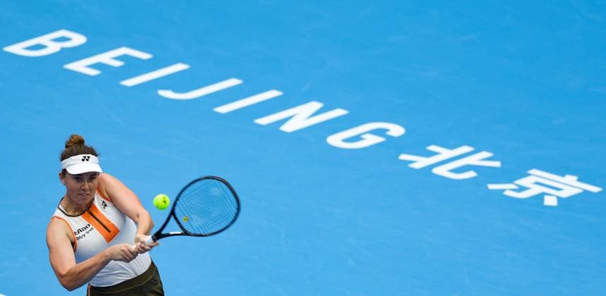 (251003) -- BEIJING, Oct. 3, 2025 -- Linda Noskova hits a return during the women s singles quarterfinal match between Linda Noskova of the Czech Reoublic and Sonay Kartal of Britain at 2025 China Open tennis tournament in Beijing, China, Oct. 3, 2025. ) (SP)CHINA-BEIJING-TENNIS-CHINA OPEN-WOMEN S SINGLES-QUARTERFINAL (CN) DuxXinyi 