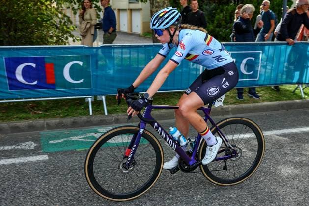 Belgium Sanne Laurijssen crosses the finish line at the Women Junior Road Race at the UEC road European cycling championships, a 62,9 km track in Loriol-sur-Drome, France on Friday 03 October 2025. The European cycling championships Drome-Ardeche takes place from 1 to 5 October, France. DAVIDxPINTENS  x135978951x