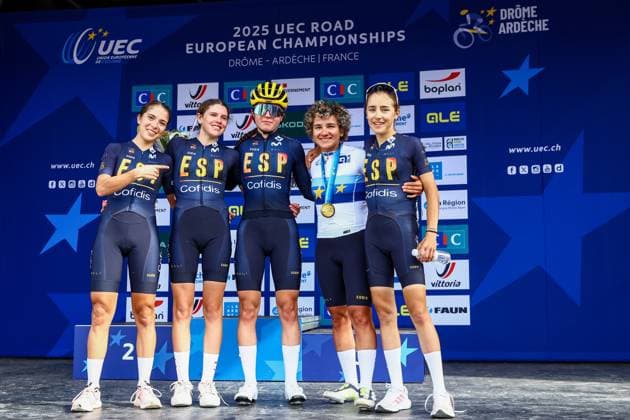 Spain Paula Ostiz Taco celebrates with her teammates after winning the Women Junior Road Race at the UEC road European cycling championships, a 62,9 km track in Loriol-sur-Drome, France on Friday 03 October 2025. The European cycling championships Drome-Ardeche takes place from 1 to 5 October, France. DAVIDxPINTENS  x135979262x