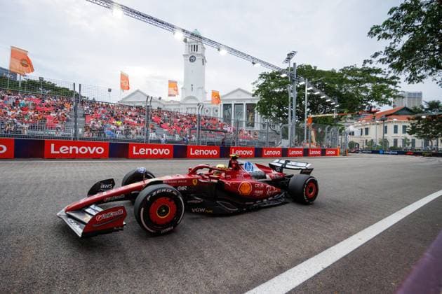 Formula 1, Singapore Grand Prix 2025, Friday Practice 1, Singapore, Singapore - 3 Oct 2025 Lewis Hamilton of Great Britain drives the (44) Scuderia Ferrari HP SF-25 during practice session one ahead of the F1 Grand Prix of Singapore at the Marina Bay Street Circuit in Singapore, Singapore. Singapore Singapore Copyright: xGeorgexHitchensx ghsingaporegp25_fp1_22