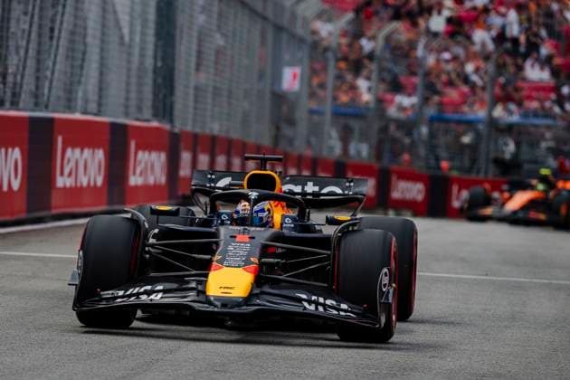 Formula 1 Singapore Grand Prix 2025 Max Verstappen 1 (NED) Oracle Red Bull Racing RB21 during the Formula 1 Singapore Airlines Singapore Grand Prix 2025 at the Marina Bay Street Circuit, Singapore on 3 October 2025 Credit: Jun Da Tan Every Second Media Editorial use only. All images are copyright Every Second Media Limited. No images may be reproduced without prior permission. Copyright: xIMAGO EveryxSecondxMediax ESM-1608-0093 JunxDaxTanx xEveryxSecondxMediax