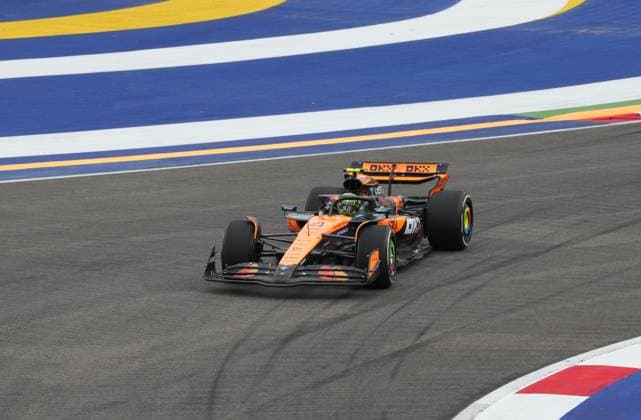 FORMULA 1 SINGAPORE AIRLINES SINGAPORE GRAND PRIX 2025 03.10.2025, Marina Bay Street Circuit, Singapore, FORMULA 1 SINGAPORE AIRLINES SINGAPORE GRAND PRIX 2025 , im Bild Lando Norris (GBR), McLaren F1 Team