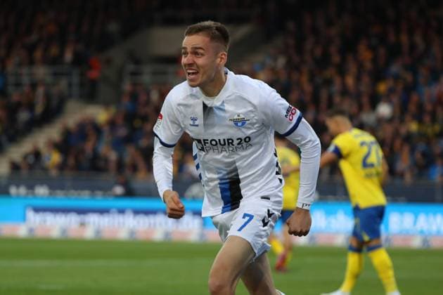 Braunschweig vs. Paderborn, 2. BL Braunschweig, 03.10.2025, FUßBALL - Eintracht Braunschweig vs. SC Paderborn, 2. BL, Saison 2025 26. Filip Bilbija (SC Paderborn) jubelt nach seinem Kopfballtor zum 0:1 Braunschweig