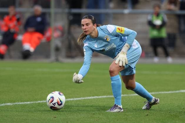 2025.10.03 xJFx Fussball Google Pixel Frauen-Bundesliga Eintracht Frankfurt - FC Carl Zeiss Jena v.l., Torfrau Hannah Etzold (FC Carl Zeiss Jena) (DFL DFB REGULATIONS PROHIBIT ANY USE OF PHOTOGRAPHS as IMAGE SEQUENCES and or QUASI-VIDEO) Copyright: JoaquimxFerreira