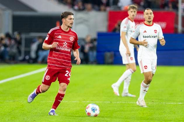 2. Fussball Bundesliga, Fortuna Düsseldorf - 1. FC Nürnberg; 03.10.2025 Florent Muslija (Fortuna Düsseldorf, 24). 2. Fußball Bundesliga, Fortuna Düsseldorf - 1. FC Nürnberg, 8. Spieltag, am 03.10.2025, Merkur Spiel-Arena, Düsseldorf. DFL regulations prohibit any use of photographs as image sequences and or quasi-video