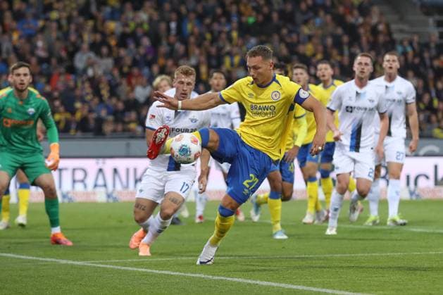 03.10.2025, xtgx, Fussball 2. Bundesliga, Eintracht Braunschweig -SC Paderborn 07 v.l. Sven Koehler (Köhler, Braunschweig, 27) (DFL DFB REGULATIONS PROHIBIT ANY USE OF PHOTOGRAPHS as IMAGE SEQUENCES and or QUASI-VIDEO) Braunschweig