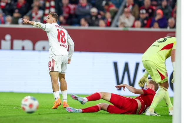 03.10.2025, Fußball, Fortuna Düsseldorf - 1.FC Nürnberg, 2. Fußball Bundesliga, Merkur Spiel-Arena, Saison 2025 2026: Torjubel nach dem Tor zum 1:0 durch Torschütze Rafael Lubach (1FC Nuernberg 18) DFB regulations prohibit any use of photographs as image sequences and or quasi-video. Nordrhein-Westfalen Deutschland