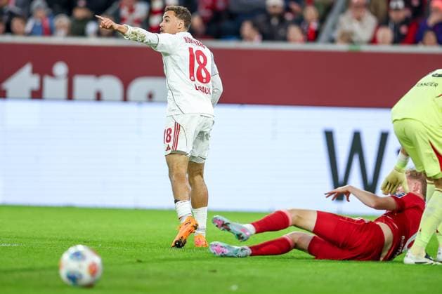 03.10.2025, Fußball, Fortuna Düsseldorf - 1.FC Nürnberg, 2. Fußball Bundesliga, Merkur Spiel-Arena, Saison 2025 2026: Torjubel nach dem Tor zum 1:0 durch Torschütze Rafael Lubach (1FC Nuernberg 18) DFB regulations prohibit any use of photographs as image sequences and or quasi-video. Nordrhein-Westfalen Deutschland
