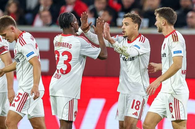 03.10.2025, Fußball, Fortuna Düsseldorf - 1.FC Nürnberg, 2. Fußball Bundesliga, Merkur Spiel-Arena, Saison 2025 2026: Torjubel nach dem Tor zum 1:0 durch Torschütze Rafael Lubach (1FC Nuernberg 18) zusammen mit Mohamed AlÃ¬ Zoma (1FC Nuernberg 23) DFB regulations prohibit any use of photographs as image sequences and or quasi-video. Nordrhein-Westfalen Deutschland
