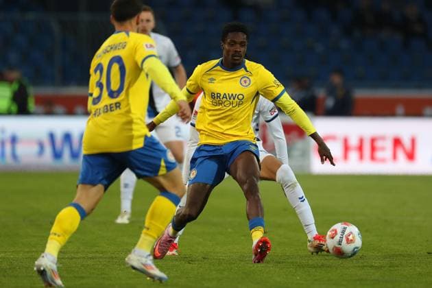 Braunschweig vs. Paderborn, 2. BL Braunschweig, 03.10.2025, FUßBALL - Eintracht Braunschweig vs. SC Paderborn, 2. BL, Saison 2025 26. Christian Conteh (Eintracht Braunschweig) Braunschweig