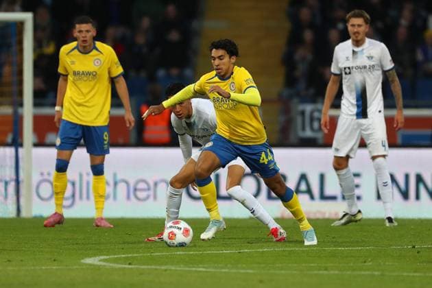 Braunschweig vs. Paderborn, 2. BL Braunschweig, 03.10.2025, FUßBALL - Eintracht Braunschweig vs. SC Paderborn, 2. BL, Saison 2025 26. Johan Gomez (Eintracht Braunschweig) Braunschweig