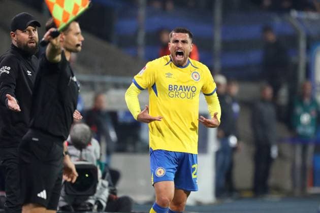 Braunschweig vs. Paderborn, 2. BL Braunschweig, 03.10.2025, FUßBALL - Eintracht Braunschweig vs. SC Paderborn, 2. BL, Saison 2025 26. Fabio Di Michele Sanchez (Eintracht Braunschweig) Braunschweig