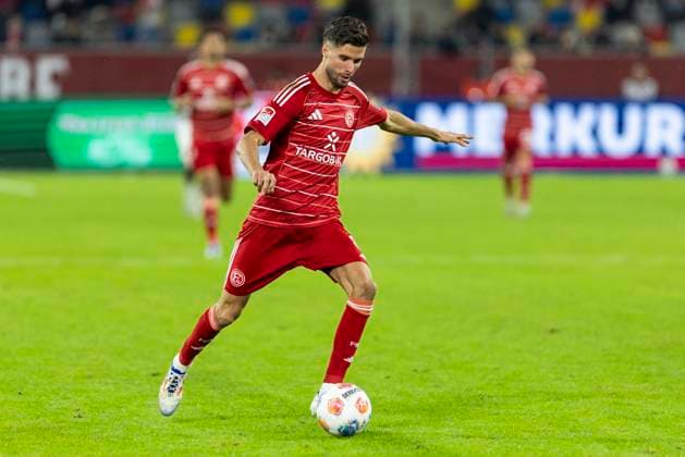 2. Fussball Bundesliga, Fortuna Düsseldorf - 1. FC Nürnberg; 03.10.2025 Anouar El Azzouzi (Fortuna Düsseldorf, 8). 2. Fußball Bundesliga, Fortuna Düsseldorf - 1. FC Nürnberg, 8. Spieltag, am 03.10.2025, Merkur Spiel-Arena, Düsseldorf. DFL regulations prohibit any use of photographs as image sequences and or quasi-video