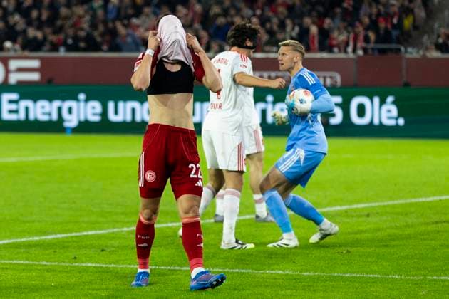 Sport Bilder des Tages 2. Fussball Bundesliga, Fortuna Düsseldorf - 1. FC Nürnberg; 03.10.2025 Danny Schmidt (Fortuna Düsseldorf, 22) ärgert sich über eine vergebene Chance. 2. Fußball Bundesliga, Fortuna Düsseldorf - 1. FC Nürnberg, 8. Spieltag, am 03.10.2025, Merkur Spiel-Arena, Düsseldorf. DFL regulations prohibit any use of photographs as image sequences and or quasi-video