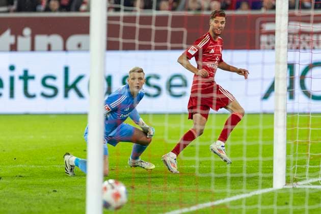 2. Fussball Bundesliga, Fortuna Düsseldorf - 1. FC Nürnberg; 03.10.2025 Anouar El Azzouzi (Fortuna Düsseldorf, 8) erzielt das Tor zum 1:1 Ausgleich. 2. Fußball Bundesliga, Fortuna Düsseldorf - 1. FC Nürnberg, 8. Spieltag, am 03.10.2025, Merkur Spiel-Arena, Düsseldorf. DFL regulations prohibit any use of photographs as image sequences and or quasi-video