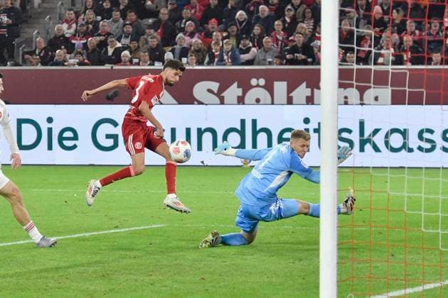Anouar El Azzouzi (Duesseldorf 8) erzielt das Tor zum 1:1 03.10.2025 Fussball Fortuna Duesseldorf vs 1. FC Nuernberg, Merkur Spiel-Arena, Duesseldorf, DFB DFL REGULATIONS PROHIBIT ANY USE OF PHOTOGRAPHS AS IMAGE SEQUENCES AND OR QUASI-VIDE