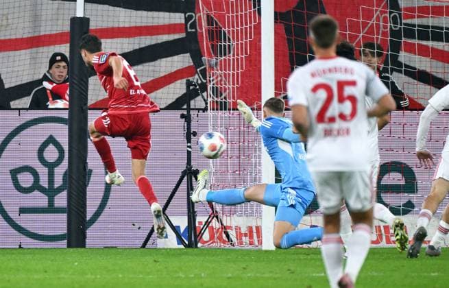 Fussball, 2. Bundesliga, Deutschland, Herren, Saison 2025 2026, 8. Spieltag, Merkur-Spiel-Arena Düsseldorf, Fortuna Düsseldorf - FC Nürnberg; Anouar El Azzouzi (F95) erzielt das Tor zum 1:1.