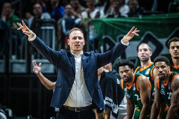 Basketball Berlin 03.10.2025 Saison 2025 2026 EasyCredit BBL 1. Bundesliga Hauptrunde Alba Berlin - VET-CONCEPT Gladiators Trier Jacques Schneider (Trier, Trainer)