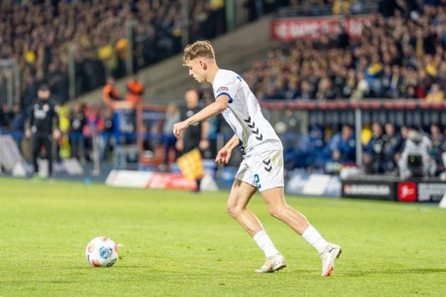 Deutschland: Fussball 2. Liga, 8. Spieltag 2025 2026, Eintracht Braunschweig vs SC Paderborn 07 am 03.10. in Braunschweig (Eintracht-Stadion): Ruben Müller (SC Paderborn 07 2)