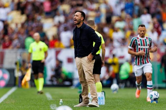 Rio de Janeiro, Brazil - September 28: Botafogo Head Coach Davide Ancelotti reacts during the Brasileirao Betano 2025 match between Fluminense and Botafogo at Estadio do Maracana on September 28, 2025 in Rio de Janeiro, Brazil. (Photo by Daniel Castelo Branco Eurasia Images) Rio de Janeiro Estadio do Maracana Rio de Janeiro Brazil