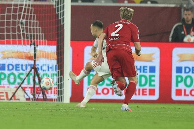 GER, 2. FBL. Fortuna Duesseldorf vs. 1. FC Nuernberg 03.10.2025, Merkur Spiel-Arena, Duesseldorf, GER, 2. FBL. Fortuna Duesseldorf vs. 1. FC Nuernberg, im Bild: 11-Metertor durch Julian Justvan (1. FC Nuernberg 10),