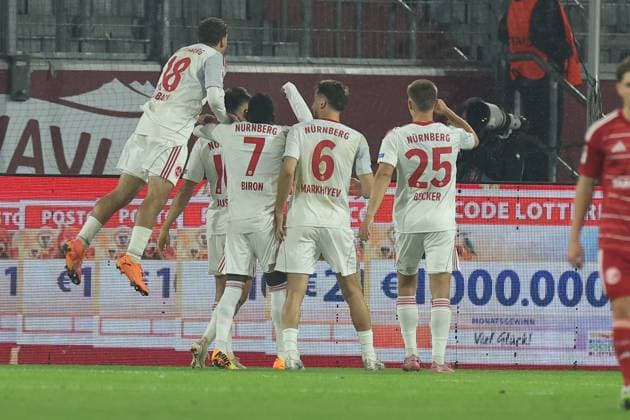 GER, 2. FBL. Fortuna Duesseldorf vs. 1. FC Nuernberg 03.10.2025, Merkur Spiel-Arena, Duesseldorf, GER, 2. FBL. Fortuna Duesseldorf vs. 1. FC Nuernberg, im Bild: 11-Metertor durch Julian Justvan (1. FC Nuernberg 10), Torjubel Jubel Jubellauf, Rafael Lubach (1. FC Nuernberg 18), MickaÃ«l Biron (1. FC Nuernberg 7), Adam Markhiev (1. FC Nuernberg 6), Finn Becker (1. FC Nuernberg 25),
