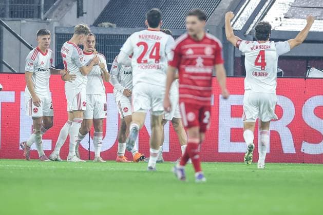 03.10.2025, Fußball, Fortuna Düsseldorf - 1.FC Nürnberg, 2. Fußball Bundesliga, Merkur Spiel-Arena, Saison 2025 2026: Torjubel nach dem Tor zum 2:1 durch Torschütze Julian Justvan (1FC Nuernberg 10) nach Elfmeter DFB regulations prohibit any use of photographs as image sequences and or quasi-video. Nordrhein-Westfalen Deutschland