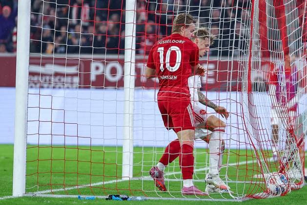 03.10.2025, Fußball, Fortuna Düsseldorf - 1.FC Nürnberg, 2. Fußball Bundesliga, Merkur Spiel-Arena, Saison 2025 2026: Torjubel nach dem Tor zum 2:2 durch Torschütze Christian Rasmussen (Fortuna Düsseldorf 10) DFB regulations prohibit any use of photographs as image sequences and or quasi-video. Nordrhein-Westfalen Deutschland