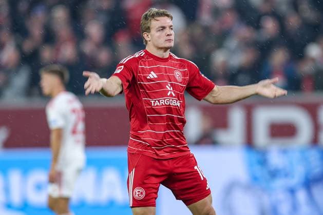 03.10.2025, Fußball, Fortuna Düsseldorf - 1.FC Nürnberg, 2. Fußball Bundesliga, Merkur Spiel-Arena, Saison 2025 2026: Torjubel nach dem Tor zum 2:2 durch Torschütze Christian Rasmussen (Fortuna Düsseldorf 10) DFB regulations prohibit any use of photographs as image sequences and or quasi-video. Nordrhein-Westfalen Deutschland