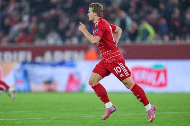 03.10.2025, Fußball, Fortuna Düsseldorf - 1.FC Nürnberg, 2. Fußball Bundesliga, Merkur Spiel-Arena, Saison 2025 2026: Torjubel nach dem Tor zum 2:2 durch Torschütze Christian Rasmussen (Fortuna Düsseldorf 10) DFB regulations prohibit any use of photographs as image sequences and or quasi-video. Nordrhein-Westfalen Deutschland