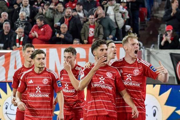 Anouar El Azzouzi (Duesseldorf 8) jubelt nach dem Tor zum 1:1 mit der Mannschaft 03.10.2025 Fussball Fortuna Duesseldorf vs 1. FC Nuernberg , Merkur Spiel-Arena, Duesseldorf, DFB DFL REGULATIONS PROHIBIT ANY USE OF PHOTOGRAPHS AS IMAGE SEQUENCES AND OR QUASI-VIDE
