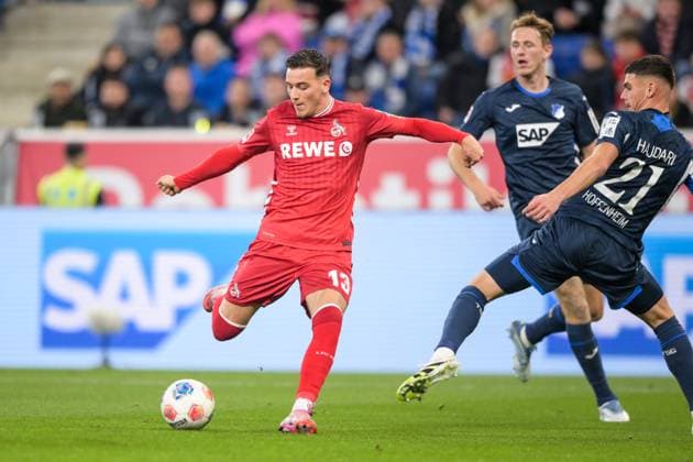 Fußball, 1. Bundesliga, 20251003, TSG 1899 Hoffenheim - 1. FC Köln. Im Bild v.l. Bernardo (Hoffenheim, 13) Schuss Tor 0:1, Albian HAJDARI (Hoffenheim, 21). Sinsheim PreZero Arena Baden Württemberg Deutschland Copyright: Passion2Press MarkusxFischerx