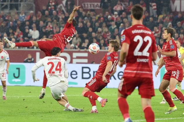 GER, 2. FBL. Fortuna Duesseldorf vs. 1. FC Nuernberg 03.10.2025, Merkur Spiel-Arena, Duesseldorf, GER, 2. FBL. Fortuna Duesseldorf vs. 1. FC Nuernberg, im Bild: Christian Rasmussen (Duesseldorf 10), im Zweikampf gegen Luka Lochoshvili (1. FC Nuernberg 24),