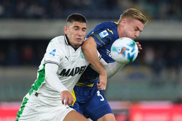 Martin Frese of Hellas Verona FC is in action during the soccer match between Hellas Verona FC and US Sassuolo, MD6 of Serie A Enilive Italian soccer championship 2025 2026 at Marcantonio Bentegodi Stadium on October 3, 2025, Verona, Italy.  Copyright: xRobertoxTommasini IPAxSportx xipa-agency.netx xx IPA_66098417 IPA_Agency_IPA66098417
