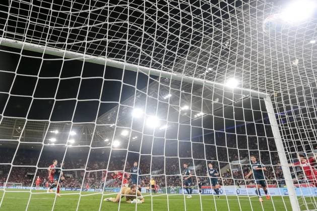 Torwart Oliver Baumann (1899 Hoffenheim) am Boden waehrend des spiels der Bundesliga zwischen TSG Hoffenheim und 1. FC Köln, PreZero Arena am 03. October 2025 in Sinsheim, Deutschland. (Foto von Harry Langer DeFodi Images) +++ Torwart Oliver Baumann (1899 Hoffenheim) on the ground during the Bundesliga match between TSG Hoffenheim and 1. FC Köln at PreZero Arena on October 3, 2025 in Sinsheim, Germany. (Photo by Harry Langer DeFodi Images) DFL regulations prohibit any use of photographs as image sequences and or quasi-video. (Photo by Harry Langer DeFodi Images) DFL regulations prohibit any use of photographs as image sequences and or quasi-video. Goalkeeper Oliver Baumann 1899 Hoffenheim on the ground during the Bundesliga match between TSG Hoffenheim and 1 FC Köln, PreZero Arena on 03 October 2025 in Sinsheim, Germany Photo by Harry Langer DeFodi Images Goalkeeper Oliver Baumann 1899 Hoffenheim on the ground during the Bundesliga match between TSG Hoffenheim and 1 FC Köln at PreZero Arena on October 3, 2025 in Sinsheim, Germany Photo by Harry Langer DeFodi Images DFL regulations prohibit any use of photographs as image sequences and or quasi video Photo by Harry Langer DeFodi Images DFL regulations prohibit any use of photographs as image sequences and or quasi video