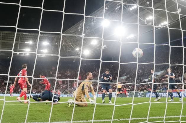 Torwart Oliver Baumann (1899 Hoffenheim) enttaeusscht waehrend des spiels der Bundesliga zwischen TSG Hoffenheim und 1. FC Köln, PreZero Arena am 03. October 2025 in Sinsheim, Deutschland. (Foto von Harry Langer DeFodi Images) +++ Torwart Oliver Baumann (1899 Hoffenheim) looks dejected during the Bundesliga match between TSG Hoffenheim and 1. FC Köln at PreZero Arena on October 3, 2025 in Sinsheim, Germany. (Photo by Harry Langer DeFodi Images) DFL regulations prohibit any use of photographs as image sequences and or quasi-video. (Photo by Harry Langer DeFodi Images) DFL regulations prohibit any use of photographs as image sequences and or quasi-video. Goalkeeper Oliver Baumann 1899 Hoffenheim dejected during the Bundesliga match between TSG Hoffenheim and 1 FC Köln, PreZero Arena on 03 October 2025 in Sinsheim, Germany Photo by Harry Langer DeFodi Images Goalkeeper Oliver Baumann 1899 Hoffenheim looks dejected during the Bundesliga match between TSG Hoffenheim and 1 FC Köln at PreZero Arena on October 3, 2025 in Sinsheim, Germany Photo by Harry Langer DeFodi Images DFL regulations prohibit any use of photographs as image sequences and or quasi video Photo by Harry Langer DeFodi Images DFL regulations prohibit any use of photographs as image sequences and or quasi video
