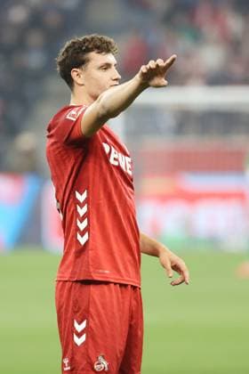 03.10.2025, xtvx, Fussball 1.Bundesliga, TSG 1899 Hoffenheim - 1.FC Köln v.l. Eric Martel (1. FC Koeln) gibt Anweisungen, gestikuliert, mit den Armen gestikulieren gives instructions, gesticulates (DFL DFB REGULATIONS PROHIBIT ANY USE OF PHOTOGRAPHS as IMAGE SEQUENCES and or QUASI-VIDEO) Sinsheim