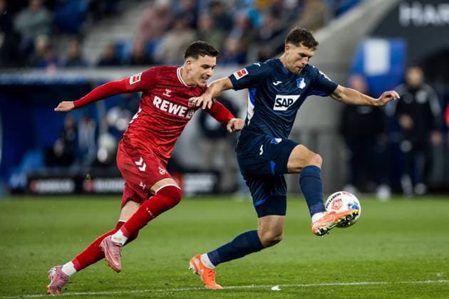 1. Fußball Bundesliga: TSG 1899 Hoffenheim - 1. FC Köln; 03.10.2025 Zweikampf Said El Mala (1. FC Köln, 13), Robin Hranac (TSG 1899 Hoffenheim, 2) 1. Fußball Bundesliga, TSG 1899 Hoffenheim - 1. FC Köln, Sinsheim, PREZERO Arena am 03.10.2025 DFL REGULATIONS PROHIBIT ANY USE OF PHOTOGRAPHS AS IMAGE SEQUENCES AND OR QUASI-VIDEO. Copyright: xBEAUTIFULxSPORTS Wunderlx