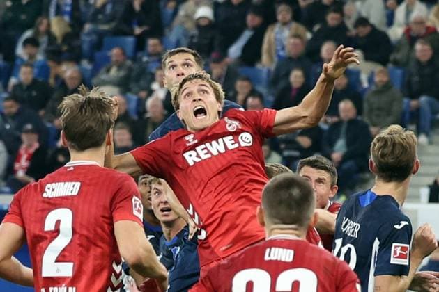 Sport Bilder des Tages 03.10.2025, xrekx, Fussball 1.Bundesliga, TSG 1899 Hoffenheim - 1.FC Köln v.l. Timo Hübers Huebers (1.FC Koeln) (DFL DFB REGULATIONS PROHIBIT ANY USE OF PHOTOGRAPHS as IMAGE SEQUENCES and or QUASI-VIDEO) Sinsheim