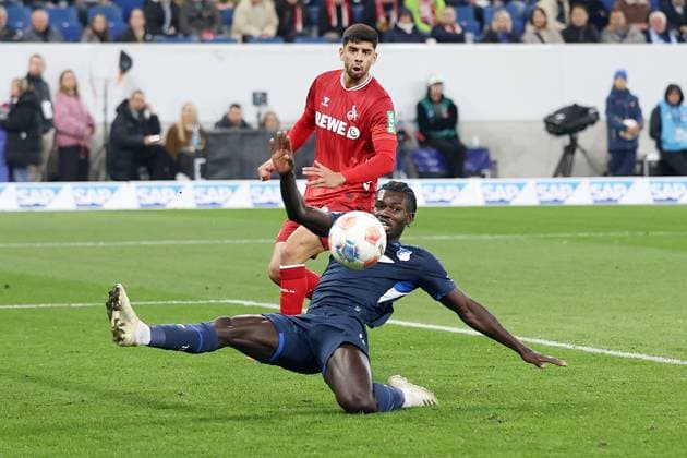 03.10.2025, xrekx, Fussball 1.Bundesliga, TSG 1899 Hoffenheim - 1.FC Köln v.l. Ihlas Bebou (TSG 1899 Hoffenheim) (DFL DFB REGULATIONS PROHIBIT ANY USE OF PHOTOGRAPHS as IMAGE SEQUENCES and or QUASI-VIDEO) Sinsheim