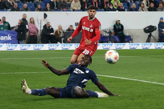 03.10.2025, xrekx, Fussball 1.Bundesliga, TSG 1899 Hoffenheim - 1.FC Köln v.l. Ihlas Bebou (TSG 1899 Hoffenheim) (DFL DFB REGULATIONS PROHIBIT ANY USE OF PHOTOGRAPHS as IMAGE SEQUENCES and or QUASI-VIDEO) Sinsheim