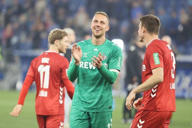 03.10.2025, xtvx, Fussball 1.Bundesliga, TSG 1Torwart Marvin Schwaebe (1. FC Koeln) nach dem Spiel, after the match899 Hoffenheim - 1.FC Köln v.l. (DFL DFB REGULATIONS PROHIBIT ANY USE OF PHOTOGRAPHS as IMAGE SEQUENCES and or QUASI-VIDEO) Sinsheim